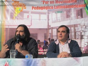 Roberto Baradel y Fabián Peccín, en el cierre el encuentro. 