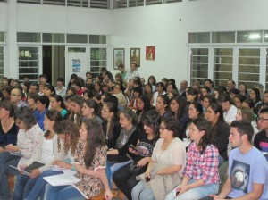 Presentación de propuestas para nombre del Instituto Superior en San Salvador 