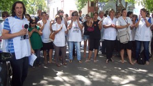 Gualeguaychú » Concentración frente a la Departamental de Escuelas