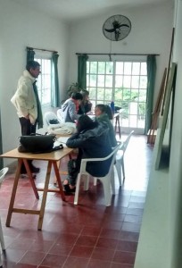 Docentes de secundaria se acercaron a consultar en La Paz. 