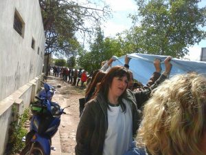 Concordia. Abrazo a escuelas y volanteada. 