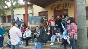 En San Salvador, asamblea pública en la Escuela N°1 