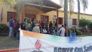 En San Salvador, asamblea pública en la Escuela N°1 