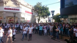 En AGMER Gualeguaychú se realizó una asamblea pública y movilización frente a la Dirección Departamental de Escuelas.