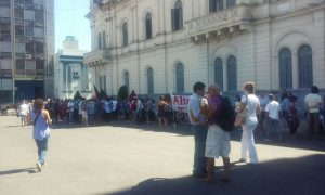 AGMER Paraná concentró en la Seccional y movilizó a Casa de Gobierno.