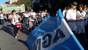 Más de 1000 trabajadores se hicieron oír en Plaza Ramírez, en Concepción del Uruguay. 