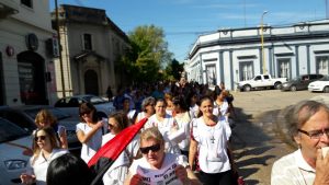 En Villaguay, la asamblea se convocó frente a la Dirección Departamental de Escuelas.  Movilizaron desde la Seccional.