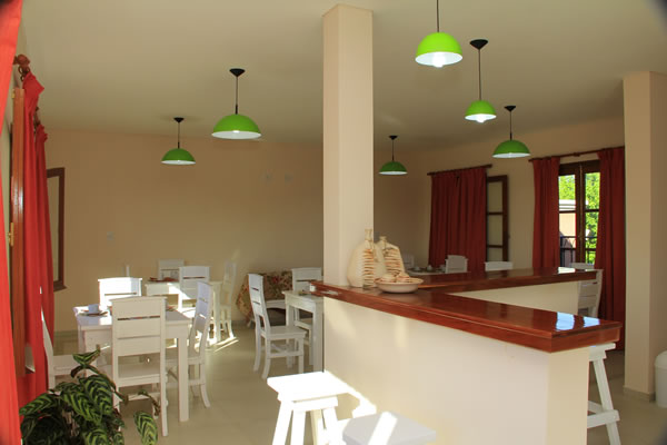 Casa Docente de Colón. Ubicación: Chacabuco 255 – (03447) 424560