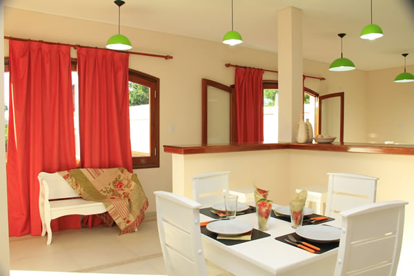 Casa Docente de Colón. Ubicación: Chacabuco 255 – (03447) 424560