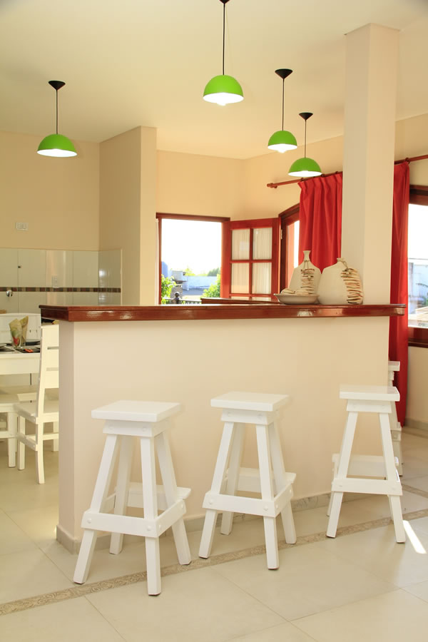 Casa Docente de Colón. Ubicación: Chacabuco 255 – (03447) 424560