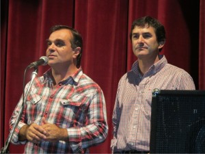 Los Secretarios Generales de las dos gestiones que dieron vida al material: Fabián Peccín y César Baudino
