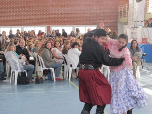 Ballet folclórico que actuó al promediar la mañana.