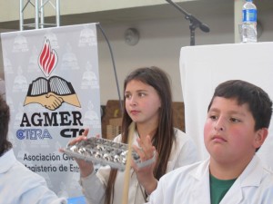 Una batucada escolar acompañó el cierre de la jornada. 