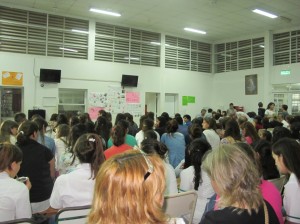 Presentación de propuestas para nombre del Instituto Superior en San Salvador 