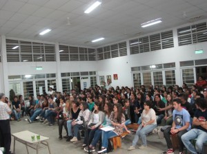 Presentación de propuestas para nombre del Instituto Superior en San Salvador 