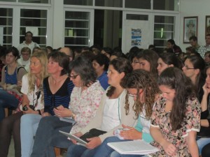 Presentación de propuestas para nombre del Instituto Superior en San Salvador 