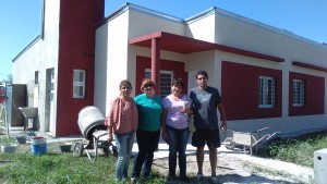 Con el libramiento de fondos de Nación, continuarán las obras de viviendas para docentes, afirma el IAPV. 